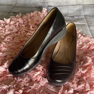 Soft Style Hush Puppies Brand Black Wedge Size 7